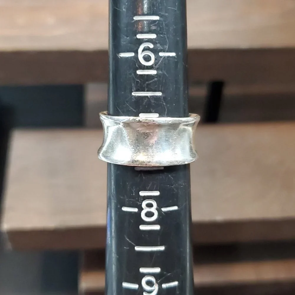 Size 7 925 Sterling Silver Large Concave Design Cool Ring - Picture 4 of 6